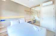 Kamar Tidur 2 Clean and Cozy 1BR Apartment at Parahyangan Residence By Travelio