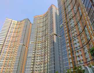 Bangunan 2 Comfort and Fancy 1BR at Gold Coast Apartment By Travelio