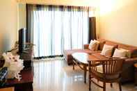 ล็อบบี้ Homey and Extra Spacious 2BR at Kondominium Puncak Marina Apartment By Travelio