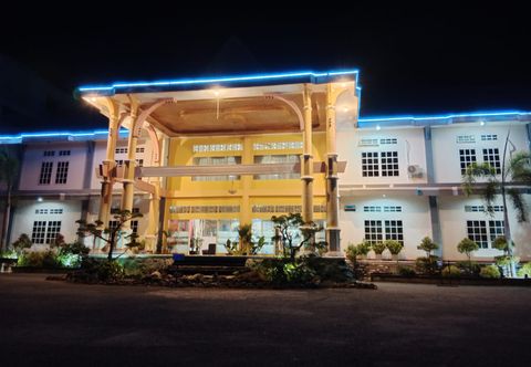 Bangunan Mahkota Sutis Hotel