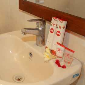 Bathroom1OYO 91894 Malebbi Homestay Makassar,戈瓦农业发展理工学院飯店