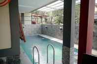 Kolam Renang Warm Pool and Mountain View Villa 