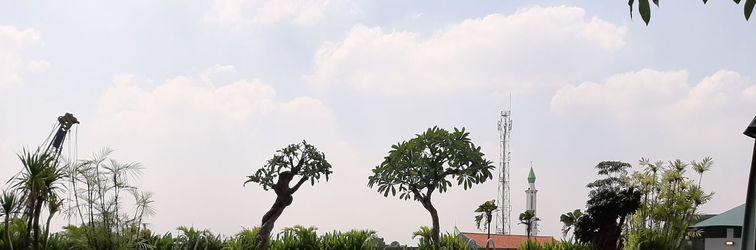 Lobby Cozy with Modern Design Studio at Parkland Avenue Apartment By Travelio