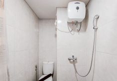 In-room Bathroom 4 Cozy with Modern Design Studio at Parkland Avenue Apartment By Travelio