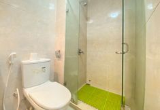 In-room Bathroom 6 Comfort and Elegant 2BR Apartment at The Mansion Kemayoran By Travelio