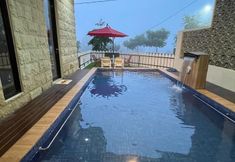 Swimming Pool 6 MEGA KUSUMA VILLA