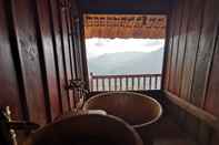 Phòng tắm bên trong Lagom Su Phi Retreat