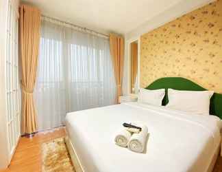 Kamar Tidur 2 Comfy and Elegant 1BR at Dago Suites Apartment By Travelio