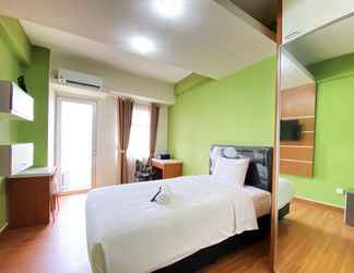 Bilik Tidur 2 Homey Studio Apartment at Oxford Jatinangor By Travelio