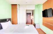 Kamar Tidur 3 Minimalist Studio Apartment at Oxford Jatinangor By Travelio