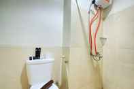 In-room Bathroom Minimalist Studio Apartment at Oxford Jatinangor By Travelio