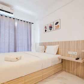 Bedroom 1 Studio Chức năng và Được Trang bị Tốt tại Căn hộ Sky House BSD gần Trung tâm thương mại AEON Mall By Travelio, Khách sạn The Breeze BSD City