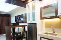 Ruang Umum Luxury and Tidy 2BR at Vida View Makassar Apartment By Travelio