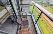 Ruang Umum 7 Modern and Fully Furnished 2BR Apartment at Sky House BSD By Travelio