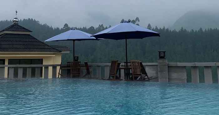 Swimming Pool Hotel Guci Kencana Jaya