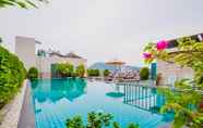 Kolam Renang 2 77 Patong Hotel & Spa