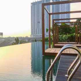 Swimming Pool 1 Apartemen Grand Kamala Lagoon by Hana, ZAP Clinic Kota Bintang Hotels