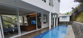 Swimming Pool 4 Platinum Yellow Bandung Villa 24pax Private Pool