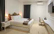 Kamar Tidur 3 King Royal Hotel