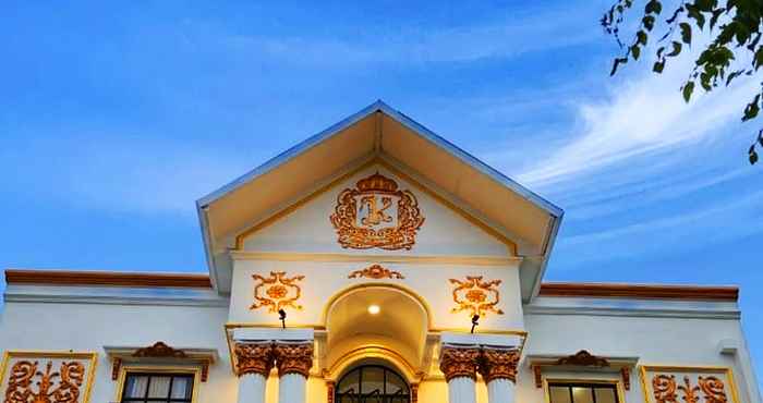 Luar Bangunan King Royal Hotel