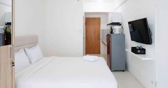 Bedroom Comfy and Homey Studio at Puncak Bukit Golf Surabaya Apartment By Travelio