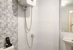 In-room Bathroom 5 Nice and Fancy 2BR at Tokyo Riverside PIK 2 Apartment By Travelio