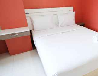 Kamar Tidur 2 Homey and Tidy 2BR at Puncak Bukit Golf Surabaya Apartment By Travelio