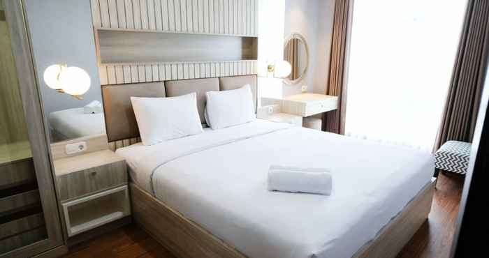 Bedroom Relax and Nice 1BR at Grand Sungkono Lagoon Apartment By Travelio