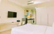 Kamar Tidur 2 Comfort and Modern Look Studio at Menteng Park Apartment By Travelio