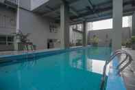 Swimming Pool Good and Modern Studio Apartment at Grand Asia Afrika By Travelio