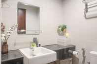 In-room Bathroom Homey and New Studio at West Vista Apartment By Travelio