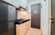 Ruang untuk Umum 3 Luxury and Stylish Studio at Serpong Garden Apartment By Travelio