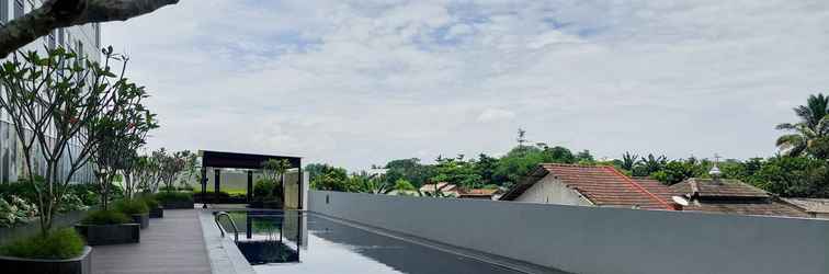 Lobi Luxury and Stylish Studio at Serpong Garden Apartment By Travelio