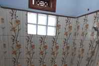 In-room Bathroom Cemara Homestay Pengalengan