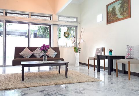 Lobby Advent Villa - sebelah RS Adventist