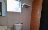 Toilet Kamar 6 Jakarta City Hotel