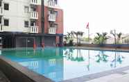 Hồ bơi 6 Simply and Comfortable 2BR at Cibubur Village Apartment By Travelio