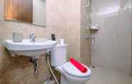 In-room Bathroom 6 Good Deal High Floor 2BR at Transpark Cibubur Apartment By Travelio