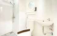 Toilet Kamar 4 Nice and Clean Studio at Grand Asia Afrika Apartment By Travelio