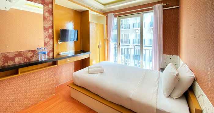 Kamar Tidur Cozy and Simply Studio at Grand Asia Afrika Apartment By Travelio