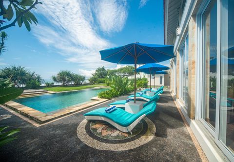 สระว่ายน้ำ Suzuki Villa Ketewel Beachfront