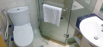 In-room Bathroom 6 Comfort 1BR Apartment The Mansion Kemayoran By Travelio