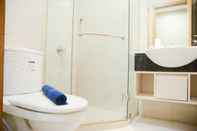 Toilet Kamar City View 1BR The Mansion Apartment at Dukuh Golf Kemayoran By Travelio