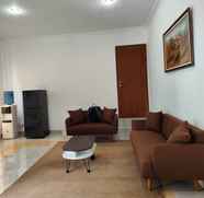 Common Space 4 Adiputra Guesthouse 2