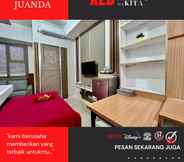 Bedroom 2 transpark juanda by red promo