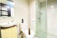 In-room Bathroom Best Location Studio Apartment at Tamansari La Grande By Travelio