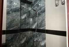 客房内浴室 7 Gateway Apartment Ahmad Yani Cicadas By Faris