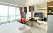 Kamar Tidur 2 Cozy and Simply Design Studio Apartment at Springlake Summarecon Bekasi By Travelio