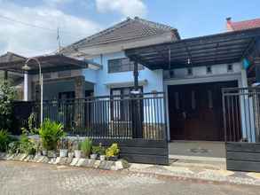 Bangunan Villa Bunga Azza