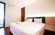 Kamar Tidur 3 Spacey and Chic 3BR at The Rosebay Apartment By Travelio